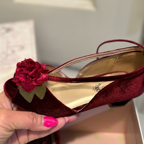 Arabella Heels in Cranberry T10 with box - Picture 5 of 7